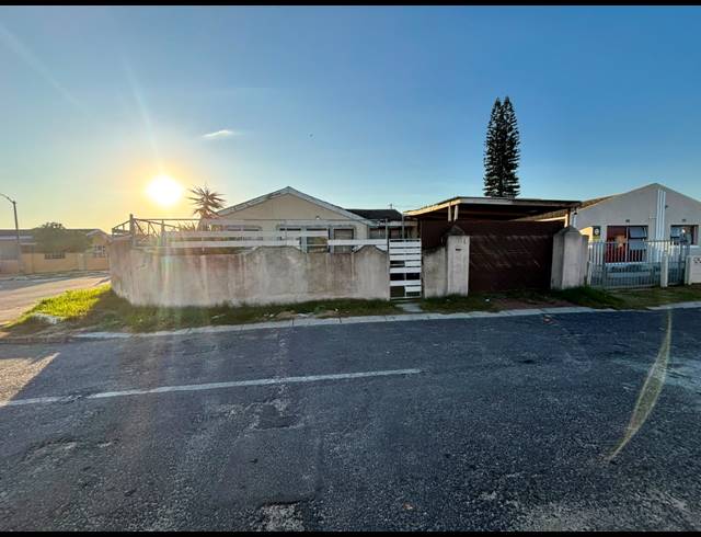 5 BEDROOM HOUSE FOR SALE IN RUSSELS REST